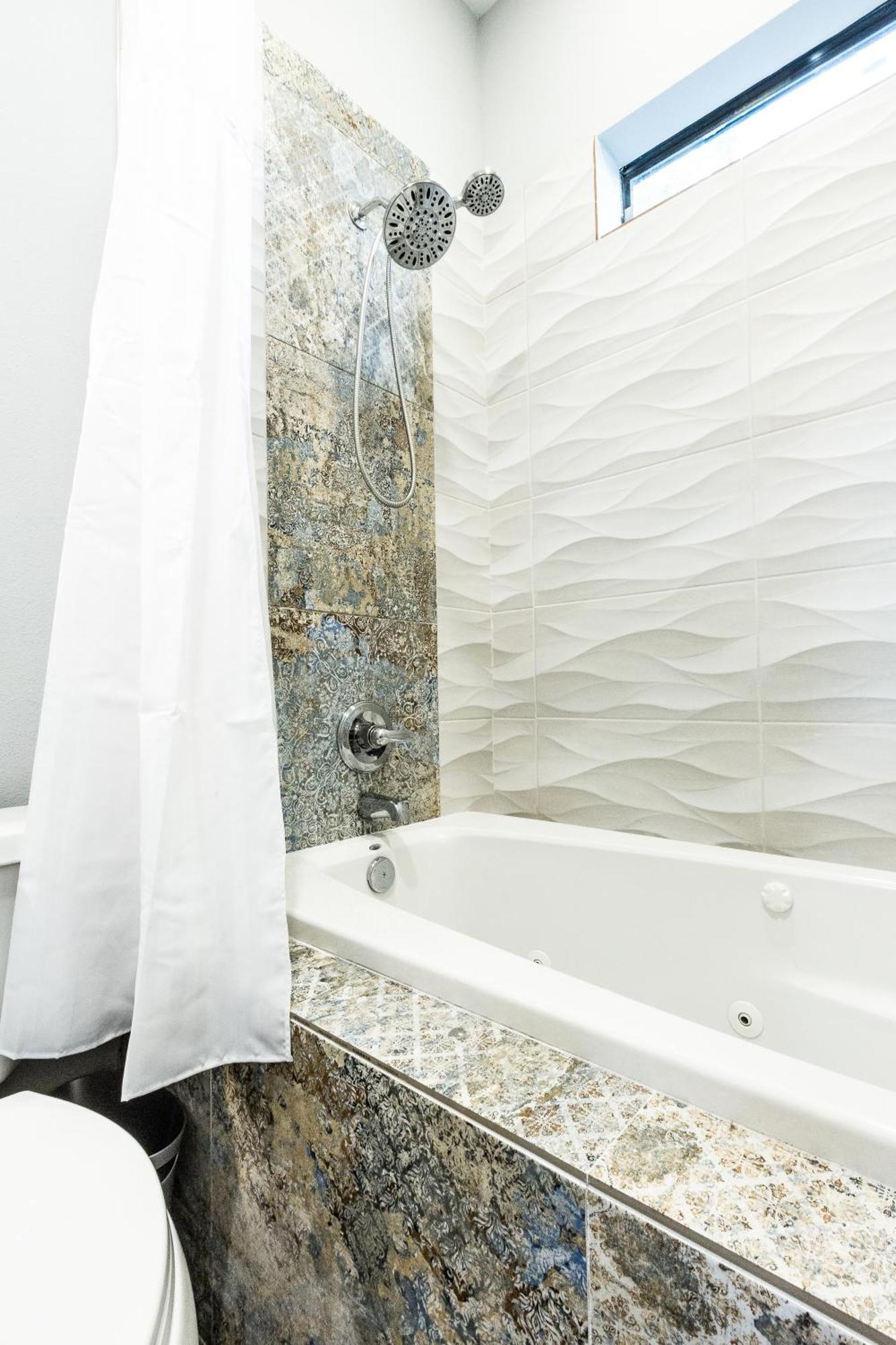 Montrose Guesthouse Suites By Dunyha Houston Zewnętrze zdjęcie